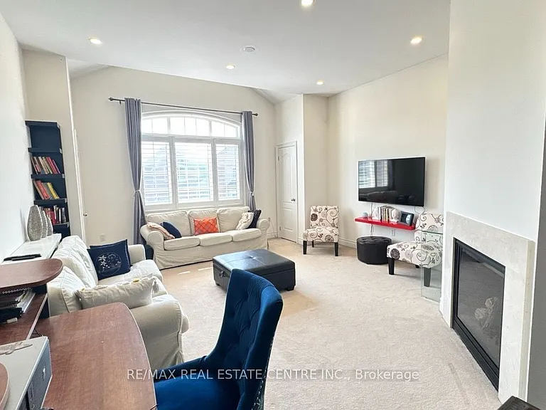 13 Alister Dr #MAIN UPPER — Photo 32