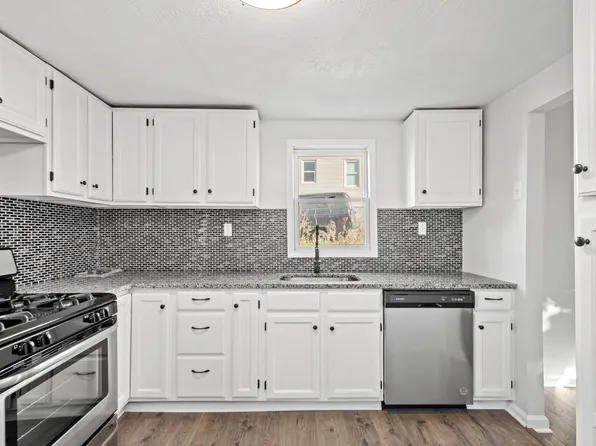 1237 Lebanon School Rd, West Mifflin, PA 15122