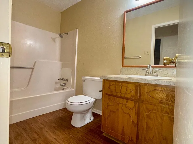 243 Lawrence Rd #11 — Photo 10