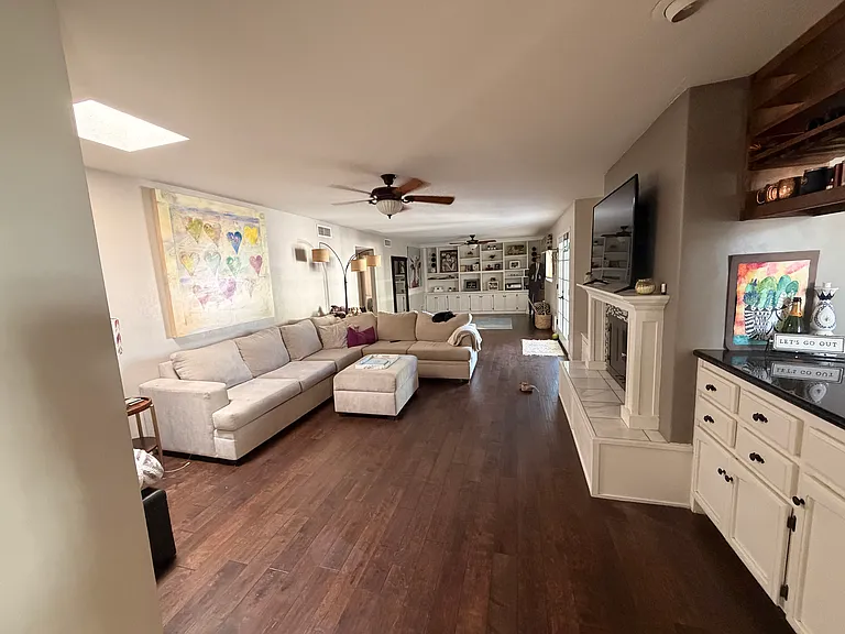 10452 E Cannon Dr — Photo 4