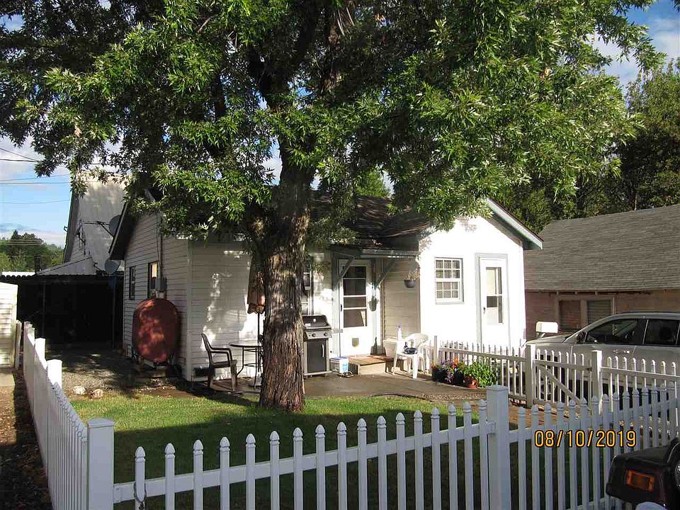 2nd image of 321 Jackson St