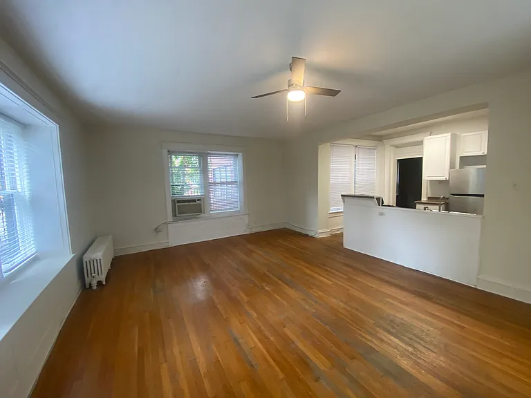 5361 Pershing Ave #1E — Photo 3