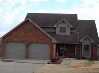 2024 Scenic Dr, Jefferson City, MO 65101