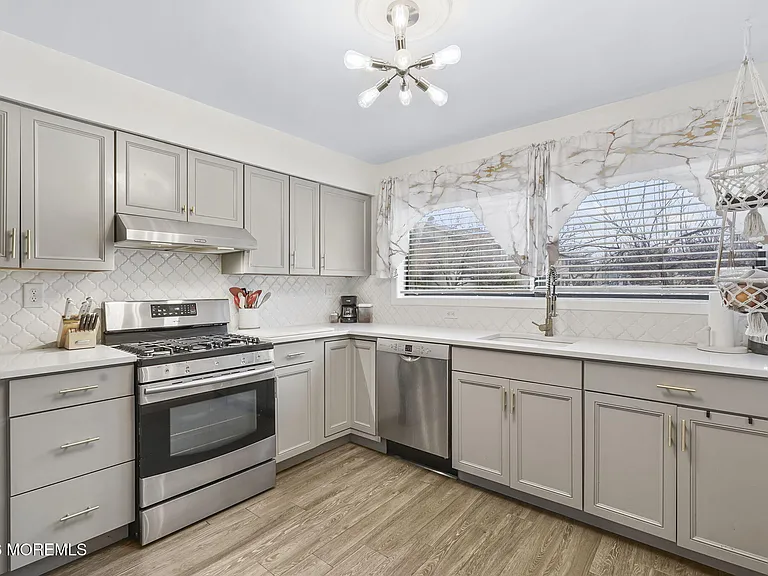 424 Tall Oak Ln — Photo 5
