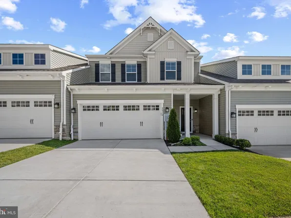 2812 Town View Cir, New Windsor, MD 21776