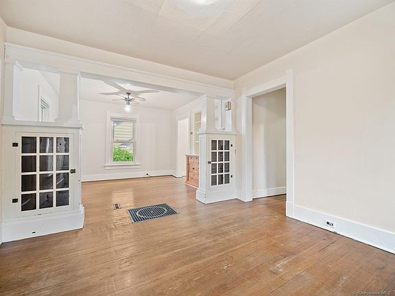 3rd image of 808 Ord St