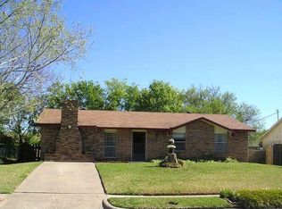 135 Sheffield Dr, Cedar Hill, TX 75104