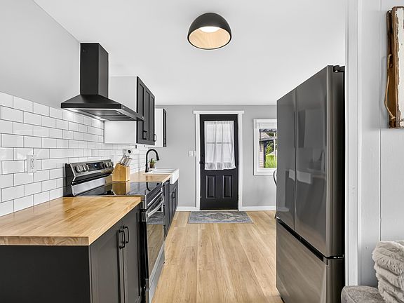 5th image of 9950 Wilson St #59