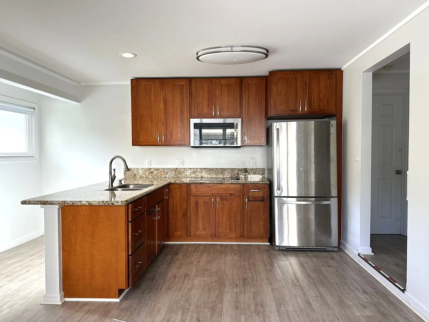 Hawaii Kai Ohana Unit - 1BR/1BA/Street Parking Only — Photo 2