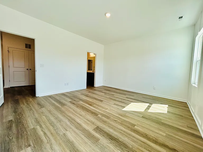 7121 Fisk Dr NE — Photo 11