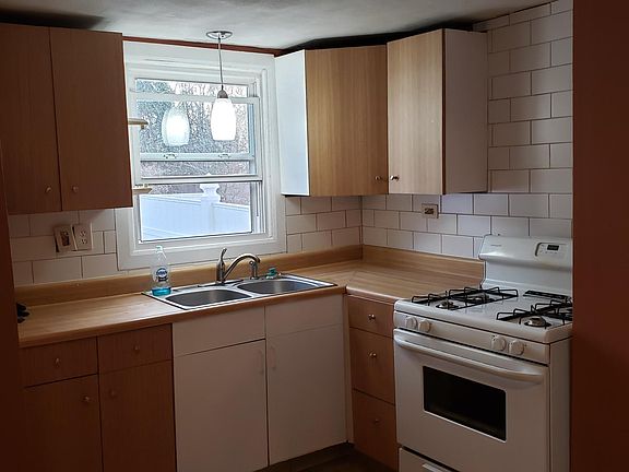4th image of 427 Wynona St