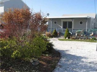 19 Follett Rd, Narragansett, RI 02882