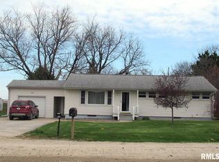 714 Mulberry St, New Windsor, IL 61465