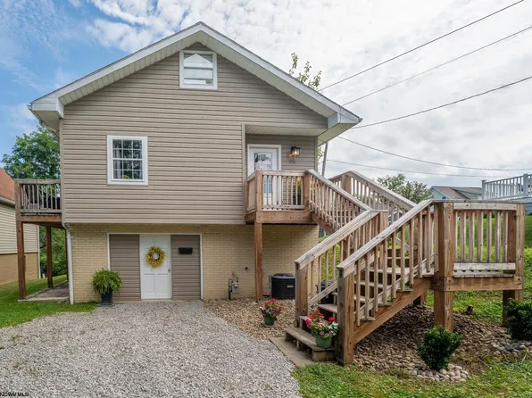 576 New York Ave, Westover, WV 26501