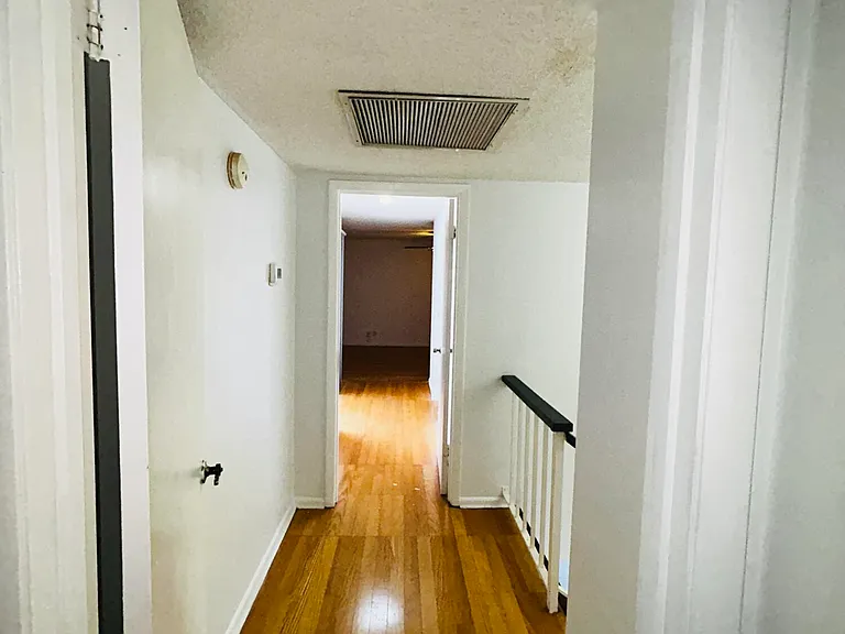 11983 Shakerwood Ln — Photo 38