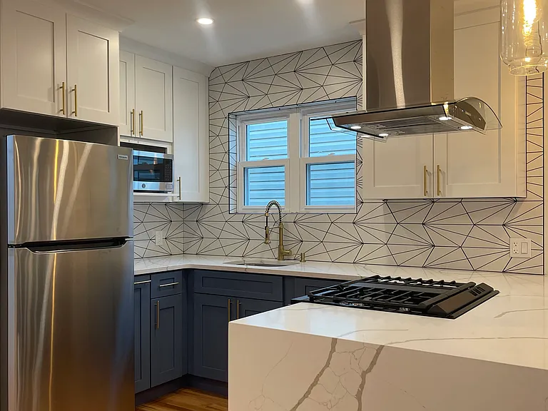 1045 Revere Ave #2 — Photo 1