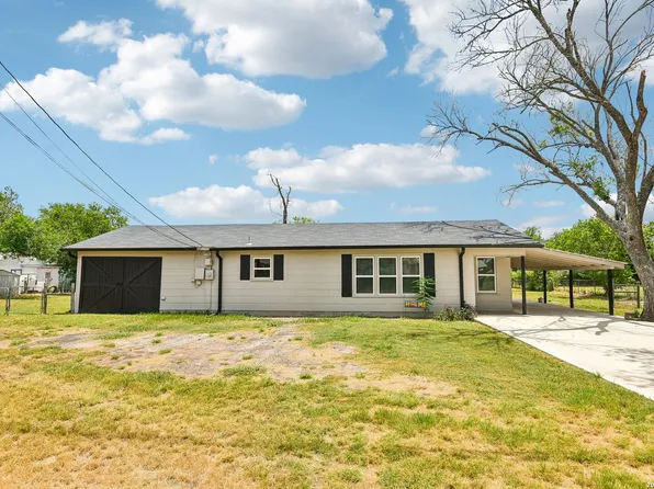 714 ORANGE ST, Jourdanton, TX 78026