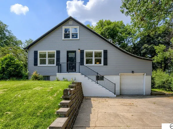 4675 Frederick St, Omaha, NE 68106
