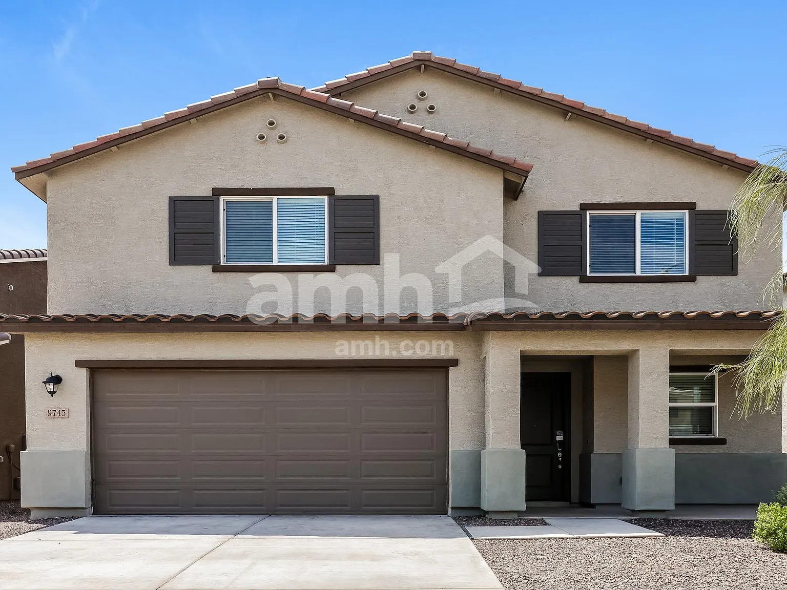 3 bed, 2.5 bath, 1978 sqft, $2,320 — Photo 1