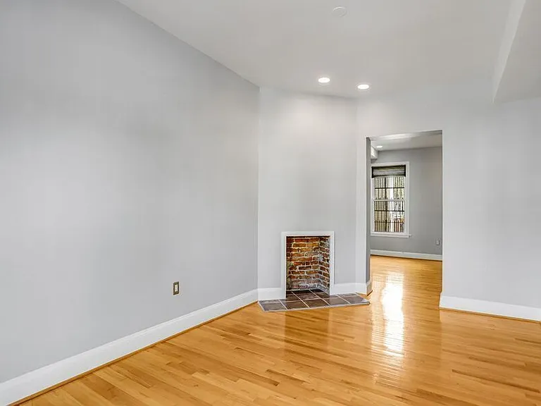 306 R St NW — Photo 8