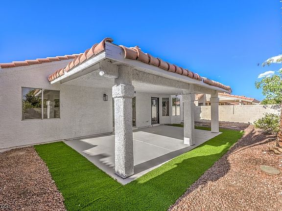 4th image of 9829 Russett Wood Cir
