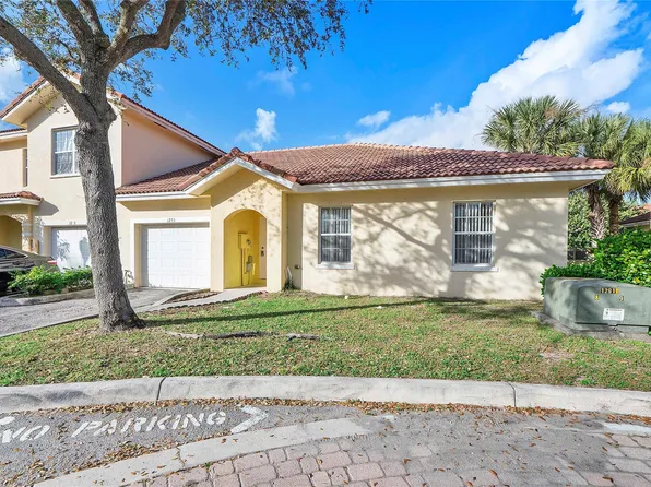 1253 NW 27th Ave, Pompano Beach, FL 33069