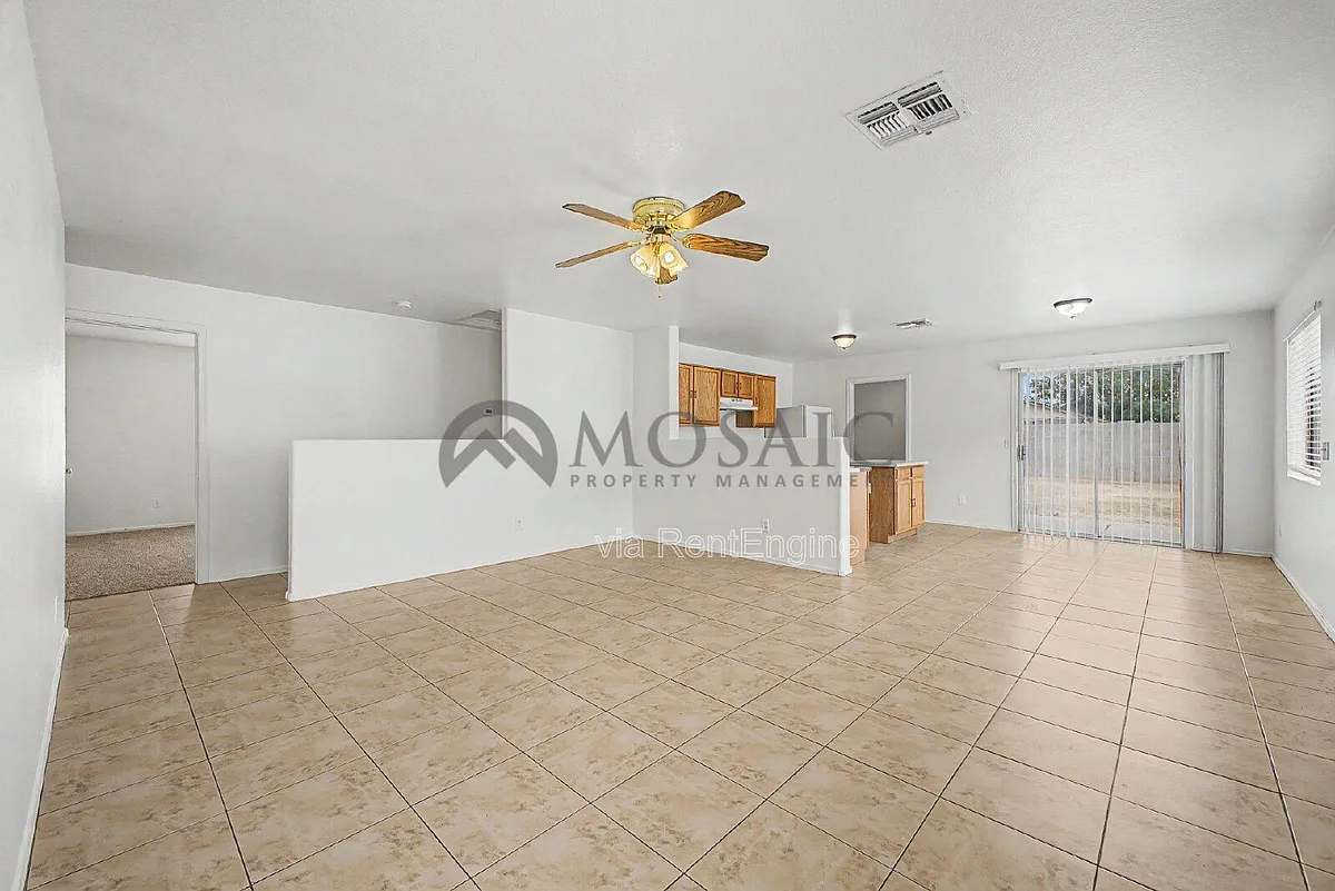 Building Photo - 1004 E Cowboy Cove Trl