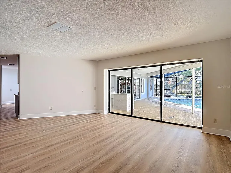 4072 Belmoor Dr — Photo 15