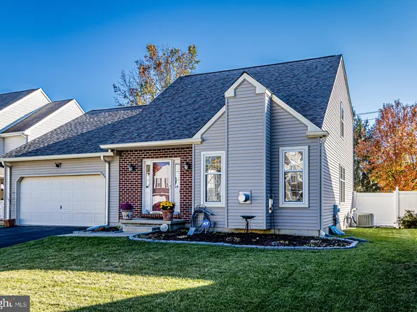 28 Sharons Way, Wilmington, DE 19808