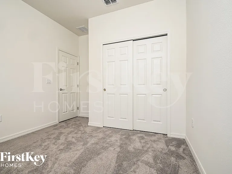 217 Windsor Reserve Dr — Photo 12