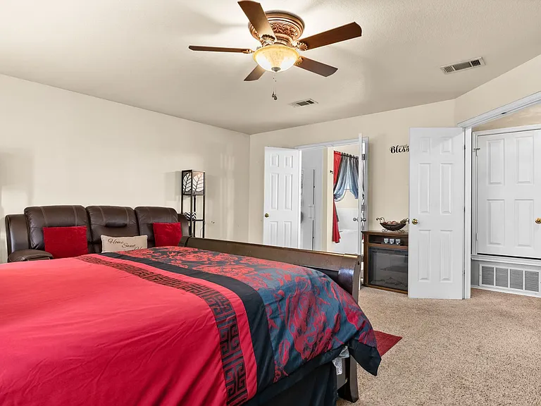 5815 Durango Dr — Photo 10