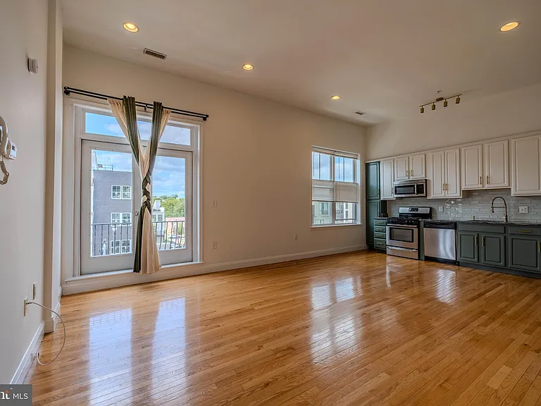 1629 L St NE #305 — Photo 13