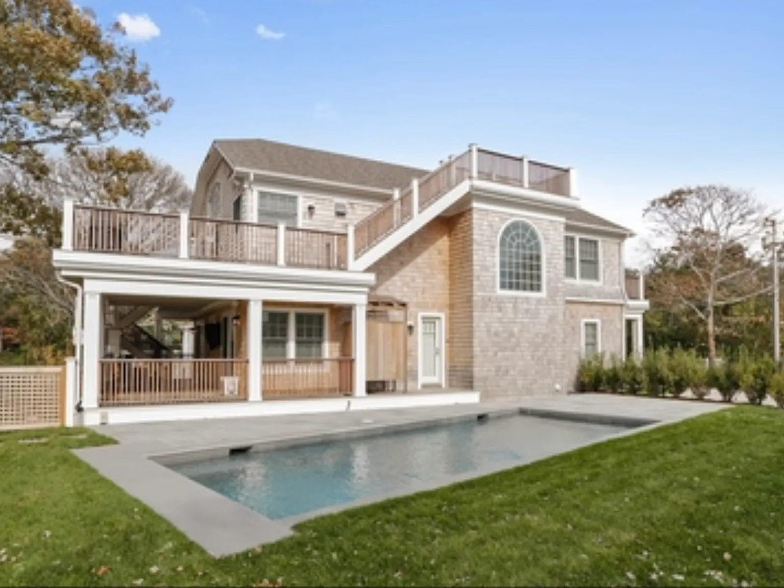 Beachside Living! — Photo 2
