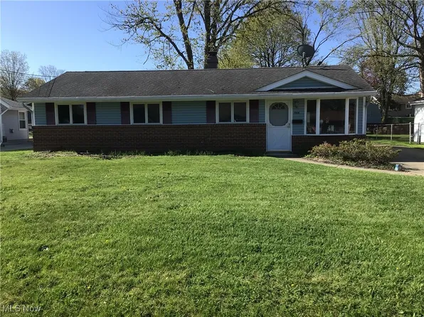 7538 Manor Dr, Mentor On The Lake, OH 44060