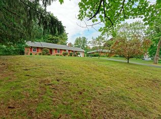1035 Atateka Rd, Niskayuna, NY 12309