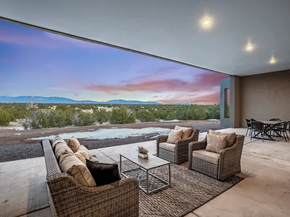 62 Paseo De Estrellas, Santa Fe, NM 87506