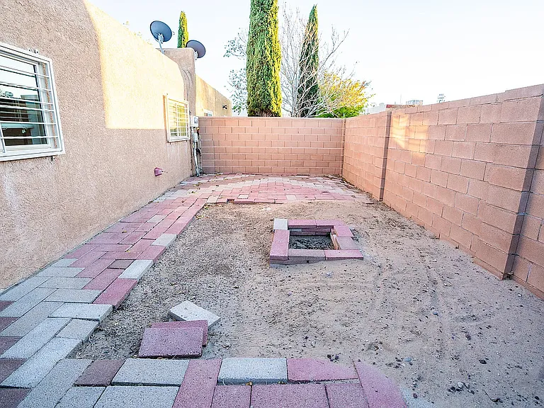 3317 Corona Dr NW — Photo 9