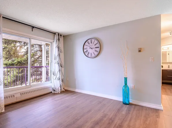 10636 120th St NW #237, Edmonton, AB T5H 4L5