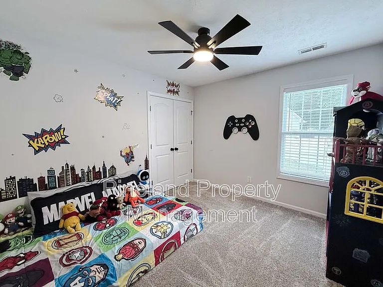 201 Old Colony Pl — Photo 21