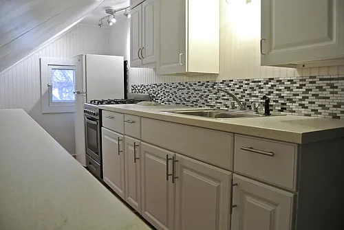 557 Park Ave #3 Photo 1