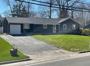 122 Rocky Point Landing Rd, Rocky Point, NY 11778