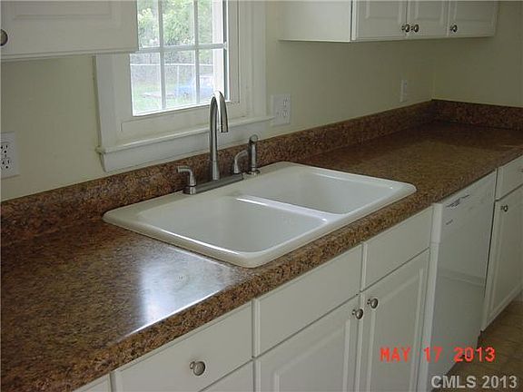 3rd image of 463 West Ave W #124
