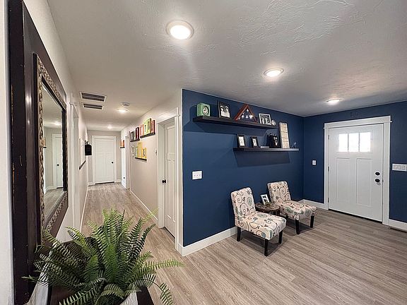 4th image of 2572 Baylor Dr