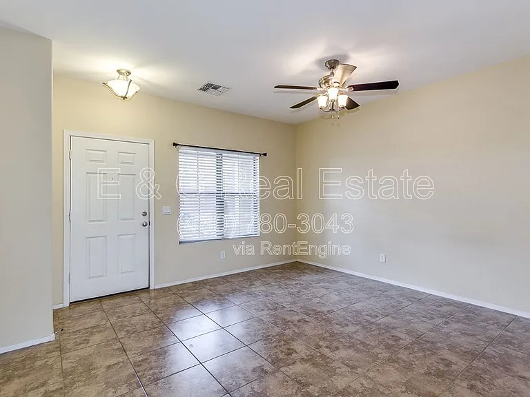 1886 E Don Carlos Ave #126 — Photo 2