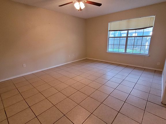 5th image of 1204 Cedar Oaks Dr