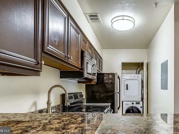 4th image of 5804 Inman Park Cir APT 190