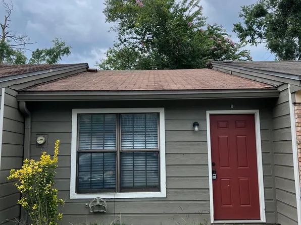 218 White Dr APT D, Tallahassee, FL 32304