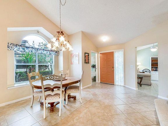 5th image of 10912 Stafford Cir S
