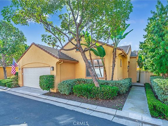 2nd image of 12 La Ronda