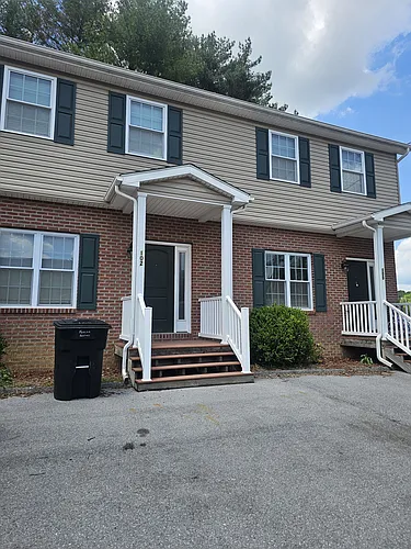 102 Frances Ct Photo 1
